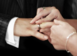12 саратовских пар планируют вступить в брак в День России 
